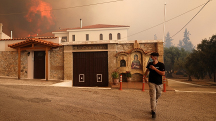 Požáry na severovýchodě Řecka nejsou stále pod kontrolou, uvedly úřady