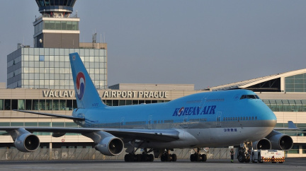 Jihokorejské aerolinky začaly vážit cestující kvůli bezpečnosti letů. Skutečně je to potřeba?