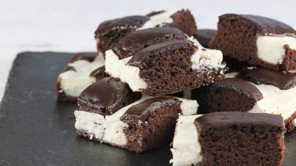 Lahodný cheesecake brownies: Nejlepší kakaová dobrota s tvarohem