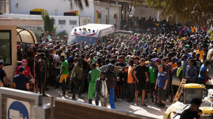 Aktualizováno: Situace není explozivní, už explodovala, řekl italský ministr k invazi afrických přistěhovalců