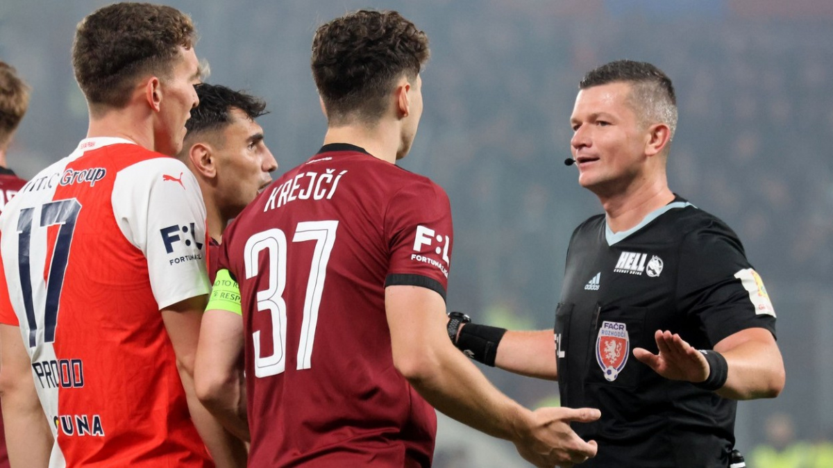 Chtěli jsme konfliktům předcházet, ale někdy se to nepovedlo, řekl rozhodčí k derby Sparty a Slavie