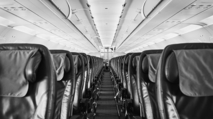 Fekálie v uličce a sedadla pokrytá zvratky: Případů znečištění letadel přibývá