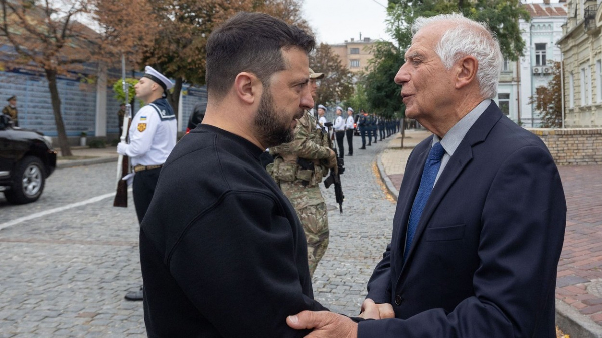 Podpora Ukrajiny je pevná, EU se nezalekne ruských raket, řekl v Kyjevě Borrell