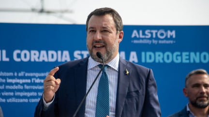 Elektromobily pro všechny a za každou cenu jsou nesmysl a dárek Číně, říká Salvini
