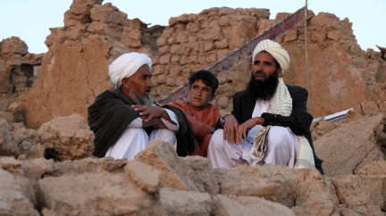 Zemětřesení srovnalo se zemí vesnice v Afghánistánu. Tisíce obětí