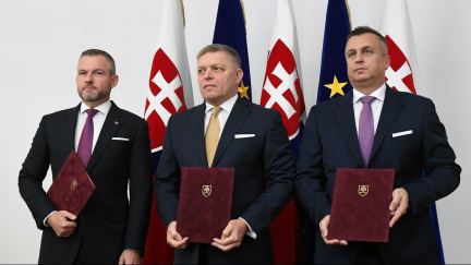 Směr, Hlas a SNS podepsaly koaliční smlouvu o vzniku slovenské vlády