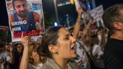 Před Netanjahuovým domem protestovali lidé nespokojení se selháním jeho vlády
