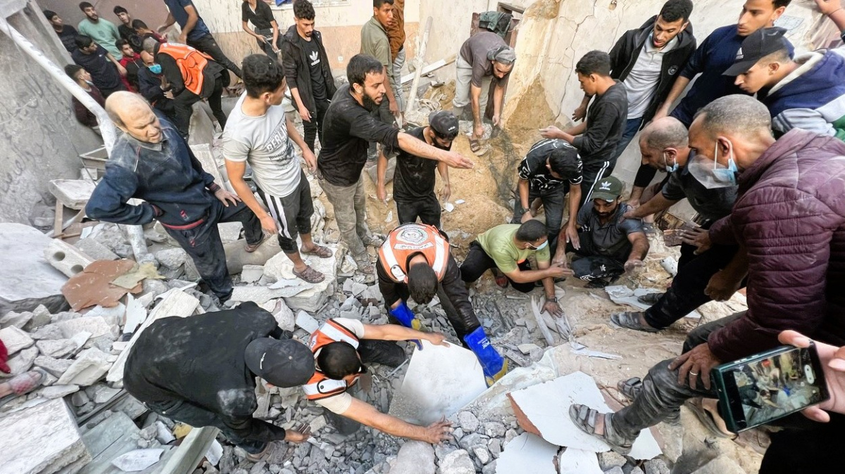 Raketa zasáhla budovu školy v Pásmu Gazy. Desítky mrtvých