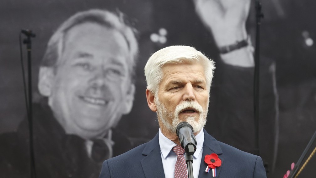 Petr Pavel poslušně podepsal konsolidační balíček