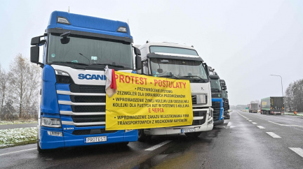 Polští řidiči kamionů protestují proti konkurenci z Ukrajiny, hranici chtějí blokovat až do února