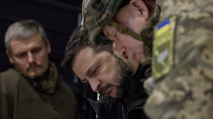 Pro Ukrajinu bude jednodušší získat zpět Krym než Donbas, přiznal Zelenskyj