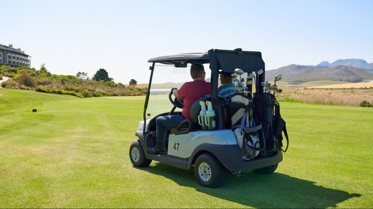 Povinné ručení se bude muset platit za kdeco - od elektrokoloběžek po golfová vozítka