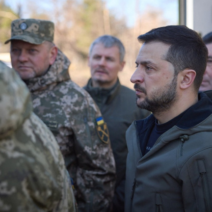 Situace v Doněcké oblasti je podle Zelenského krajně obtížná, armáda manévruje