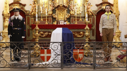AKTUALIZOVÁNO: Česko se rozloučilo s Karlem Schwarzenbergem. Vyprovázel ho zvon Zikmund