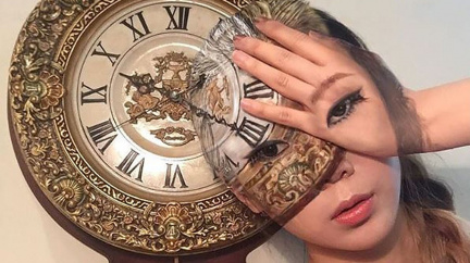 Surrealistická krása: Jihokorejská umělkyně používá vlastní obličej jako plátno