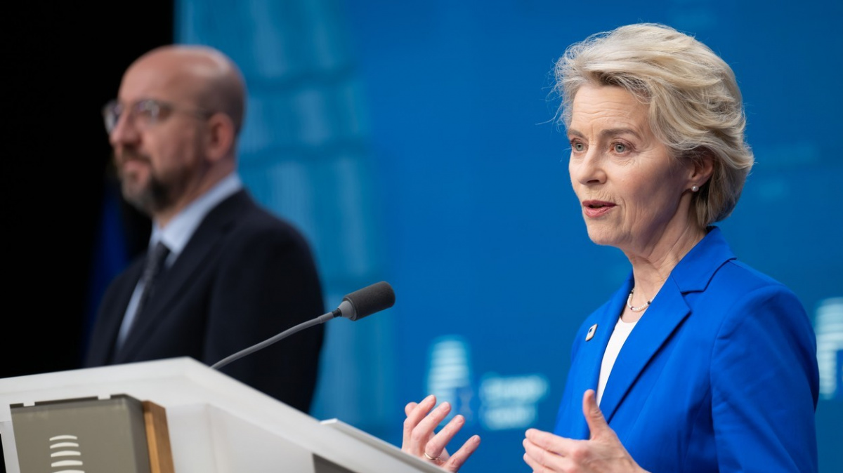 Peníze pro Ukrajinu určitě schválí příští summit, slibuje von der Leyenová