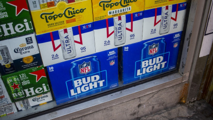 Odbyt piva v USA letos bude zřejmě nejnižší za čtvrt století