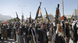 Aktualizováno: Další rozšíření konfliktu v Gaze: USA a Británie zahájily údery proti Húsíům v Jemenu