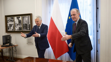 Podle polské ministryně EK potvrdila, že Polsko může čerpat 76 miliard eur z fondů