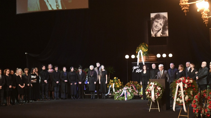 Janu Hlaváčovou na poslední cestu z jeviště doprovodil potlesk Národního divadla