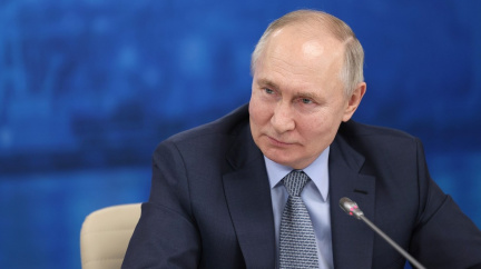 Letadlo se zajatci sestřelili Ukrajinci raketou z Francie či USA, tvrdí Putin