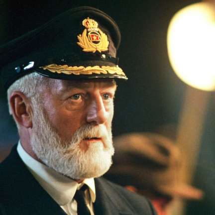 Zemřel britský herec Bernard Hill, známý z Titaniku a Pána prstenů