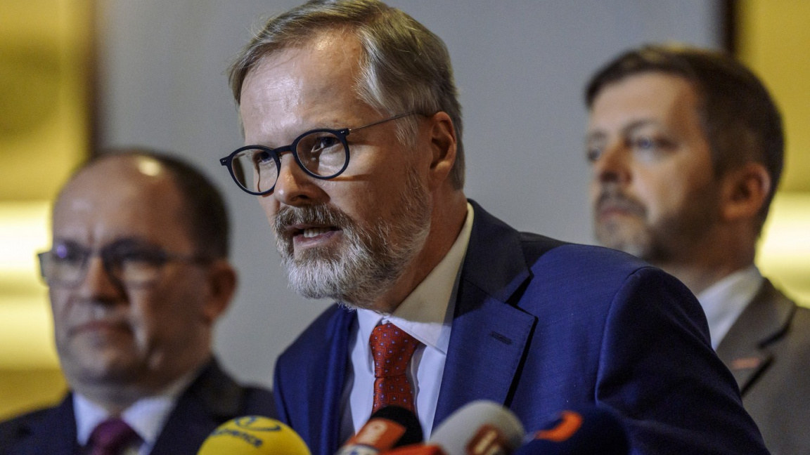 Fiala by si přál trvalejší shodu na obraně, Babišovi vyčítá manipulace a útoky