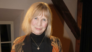 Umí všechno: Hraje, zpívá, píše. Fenomenální Jitka Molavcová slaví významné jubileum