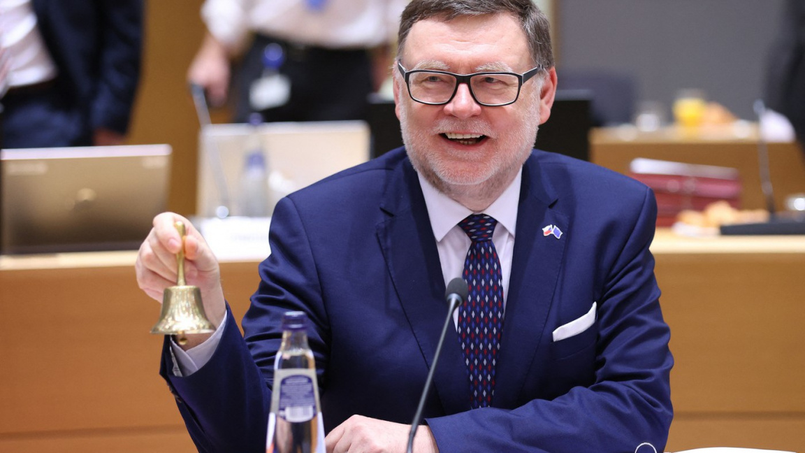 Dluhová bomba tiká: Český stát se topí v dluzích a každý Čech za to dluží přes 313 tisíc