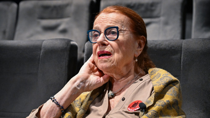 Letos žádná pomlázka! Legendární herečka se ošklivě zranila během představení