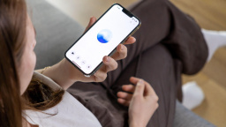 AI jako terapeut? Ženy si s ChatGPT léčí zlomené srdce i deprese