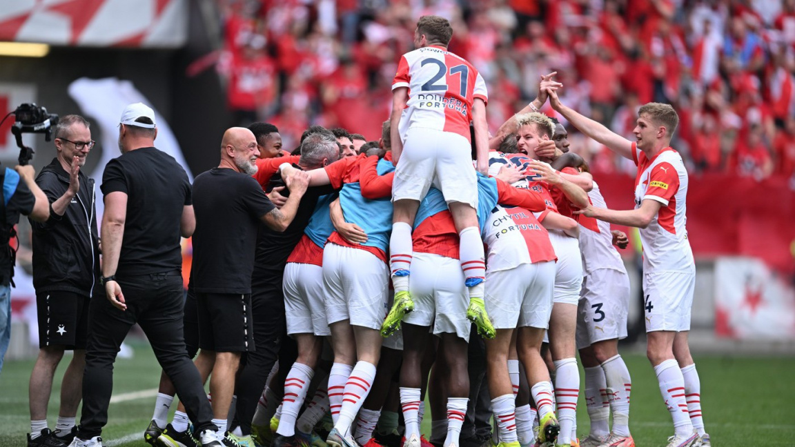 Fotbalisté Slavie po zisku titulu zvítězili po obratu z 1:3 nad Plzní 4:3