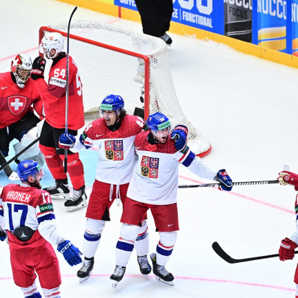 Hokejisté vstoupili do MS výhrou nad Švýcary 5:4 v prodloužení, rozhodl Červenka