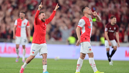 Fotbalisté Slavie porazili Spartu 2:1 a doma vyhráli i 17. zápas v ligové sezoně