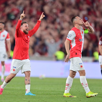 Fotbalisté Slavie porazili Spartu 2:1 a doma vyhráli i 17. zápas v ligové sezoně