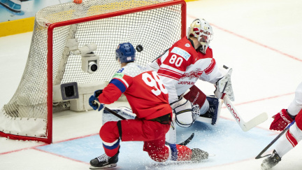 Hokejisté porazili na MS Dánsko 7:2 a se třemi výhrami vedou skupinu