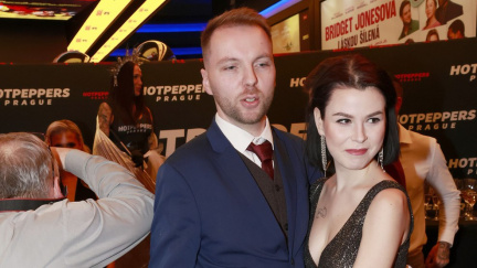 Studená sprcha! Svatba nebude, modelka z Bacheloru dostala místo slibu kopačky