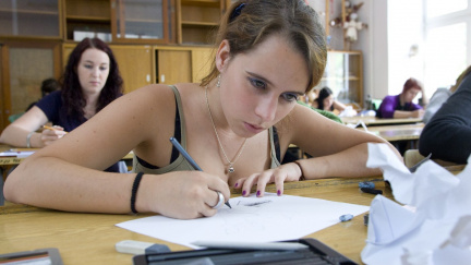 Na střední školy se letos v prvním kole dostalo 94 procent deváťáků, více než loni