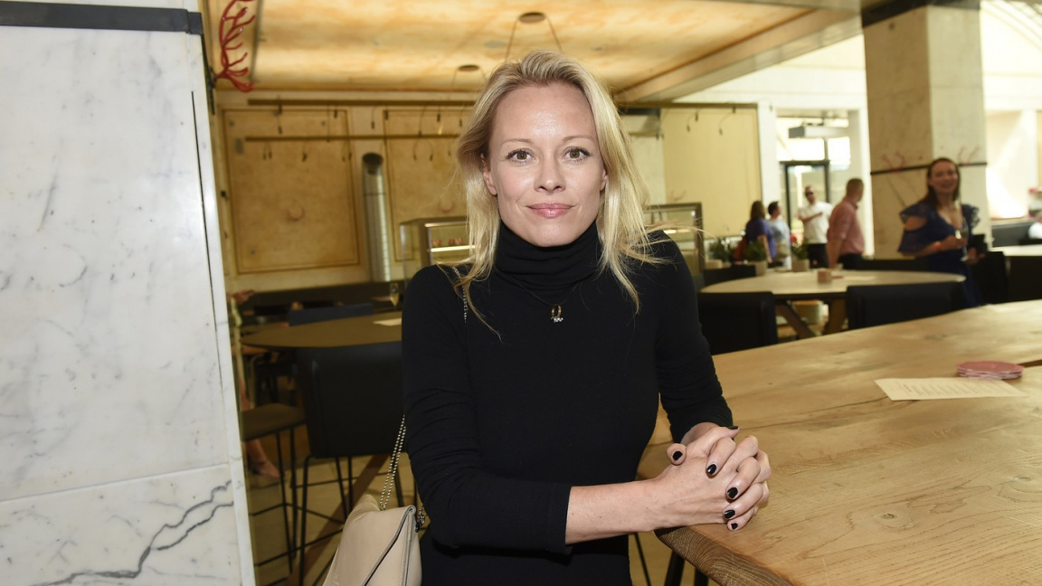 Oslňující a éterická Linda Rybová: Září v černé, září v bílé a brzy i na chodníku slávy!