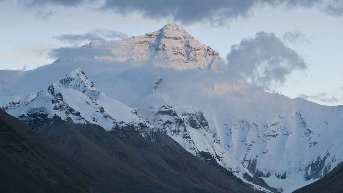 Everest znovu zabíjel: Kolik jich už nikdy nesestoupilo?