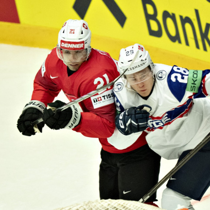 Shrnutí výsledků hokejového mistrovství světa ve Stockholmu a v Herningu