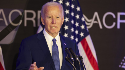 Axios zveřejnil nahrávku, která ukazuje na výpadky paměti exprezidenta Bidena