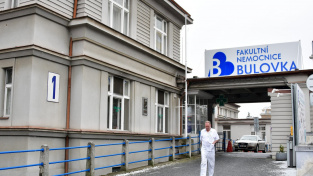 Nákaza krvácivou horečkou se u pacienta na Bulovce nepotvrdila, uvedl Válek