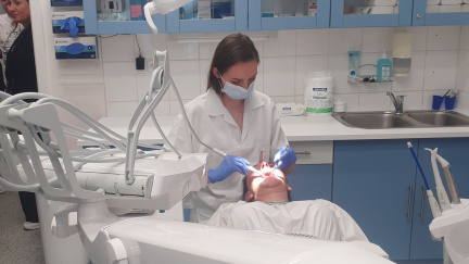 Větší plomby budou po zákazu amalgámu bezplatně jen provizorního typu