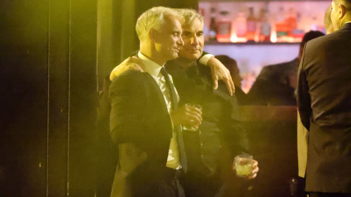 Poslední mejdan pro Bartošku: Macháček s Trojanem to roztočili až do rána