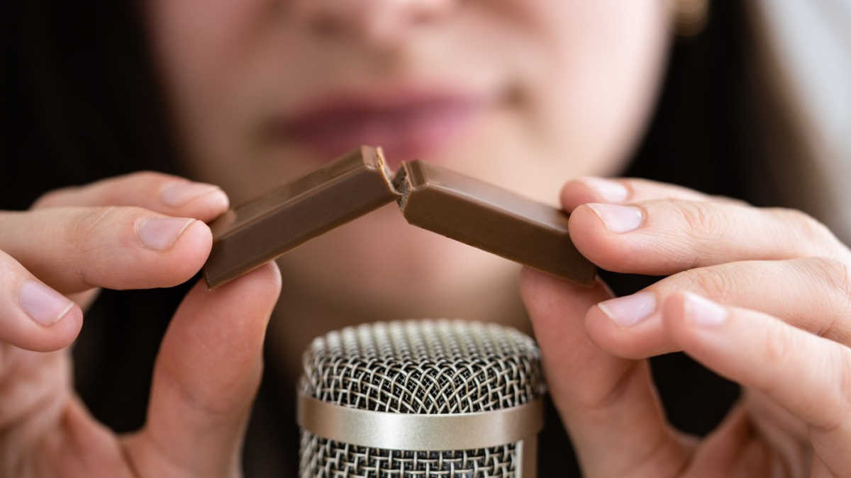 Dotek bez dotyku: Co je fenomén ASMR a jak to přesně funguje. Vyzkoušíte?