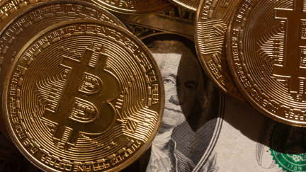 Cena bitcoinu je na rekordu, přiblížila se k hranici 110.000 USD