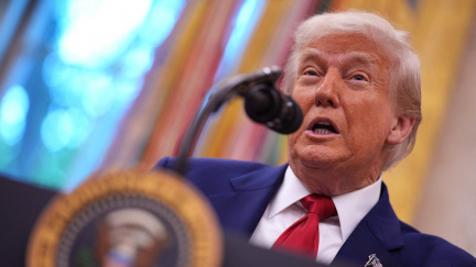 Putin možná záměrně zdržuje vyjednávání o příměří na Ukrajině, myslí Trump