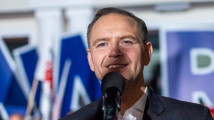 Poláci si v neděli zvolí prezidenta, šance obou kandidátů jsou vyrovnané