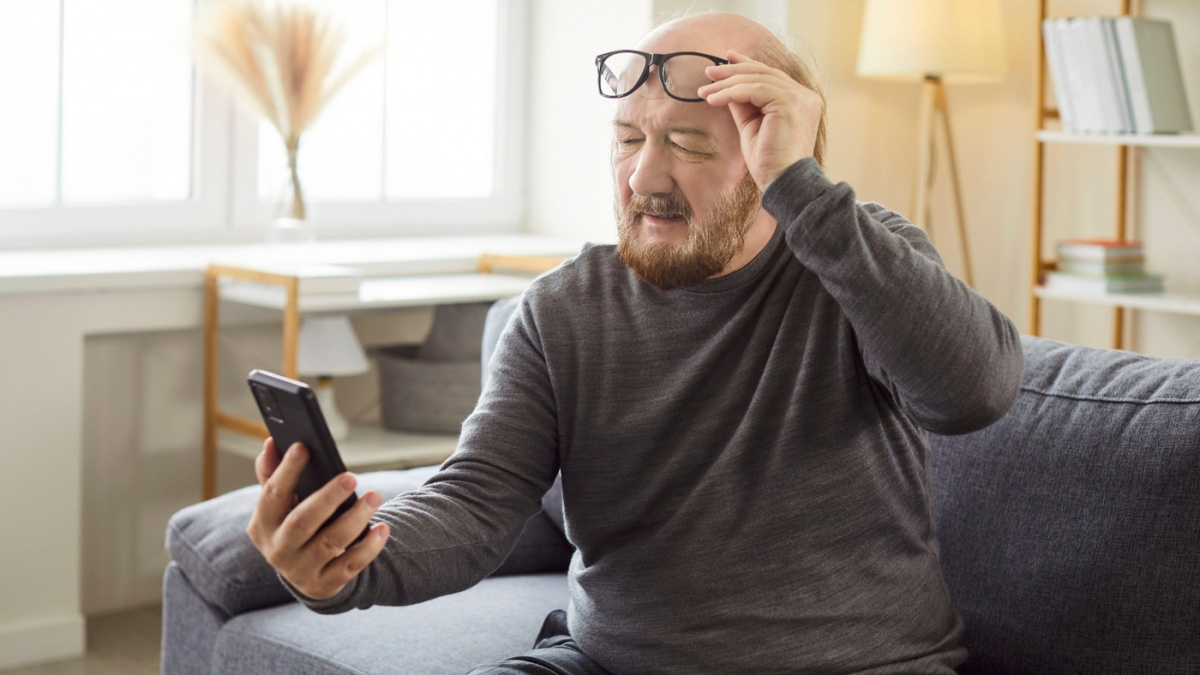 Pozor na tyto tři aplikace. Mohou připravit seniory o úspory